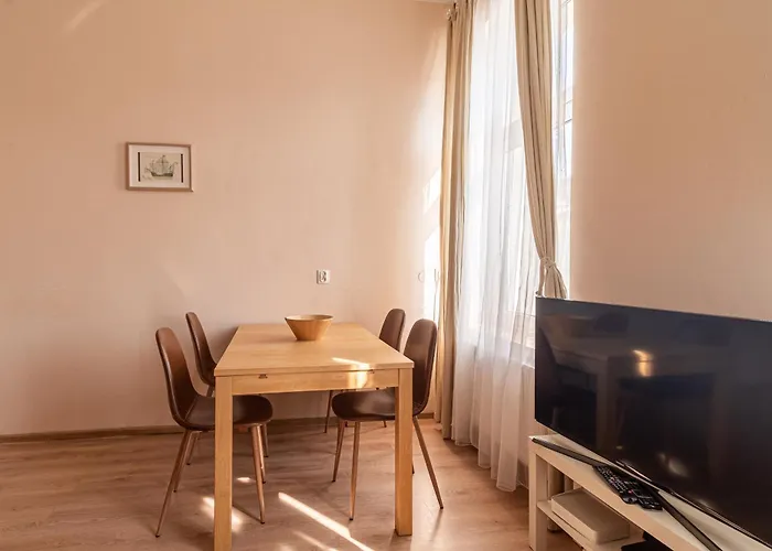 By Grand Апартаменти